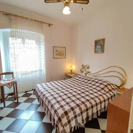 Apartman Mazzini 48 *